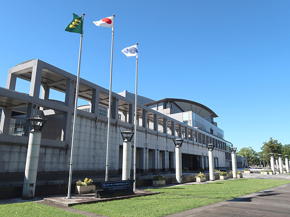 写真：メディキット県民文化センター(宮崎県立芸術劇場)